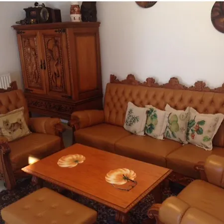 Konukevi Leo Vendeghaz 4*