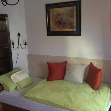 Konukevi Leo Vendeghaz