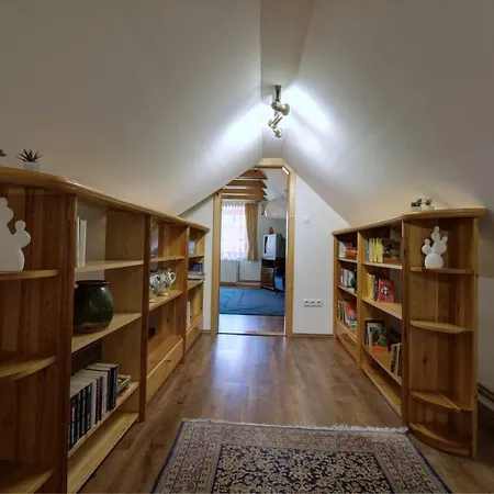 Konukevi Leo Vendeghaz